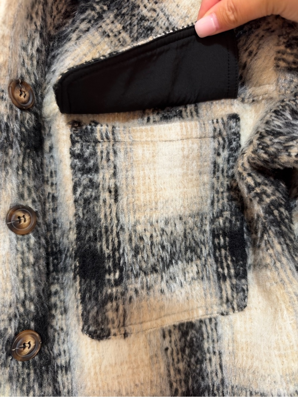 La Hearts Black and Cream Plaid Shacket - Size Medium/Large - Picture 4 of 6